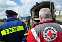 THW und DRK-Mitarbeiter