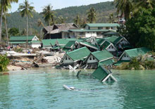 Zerstörtes Dorf nach der Tsunami-Katastrophe 2004