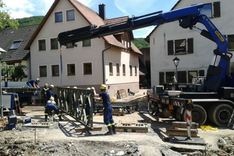 THW-Kräfte beim Brückenbau